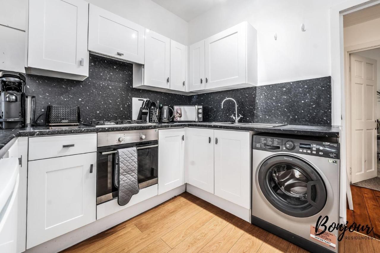 Cosy Grassmarket 2Br-1Ba - Newly Decorated! By Bonjour Residences Edinburgh Luaran gambar