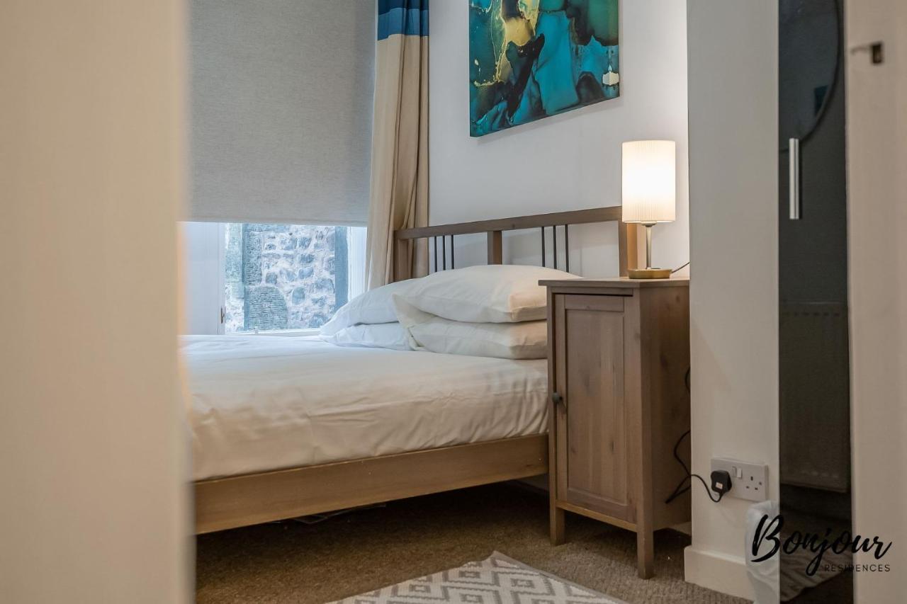 Cosy Grassmarket 2Br-1Ba - Newly Decorated! By Bonjour Residences Edinburgh Luaran gambar