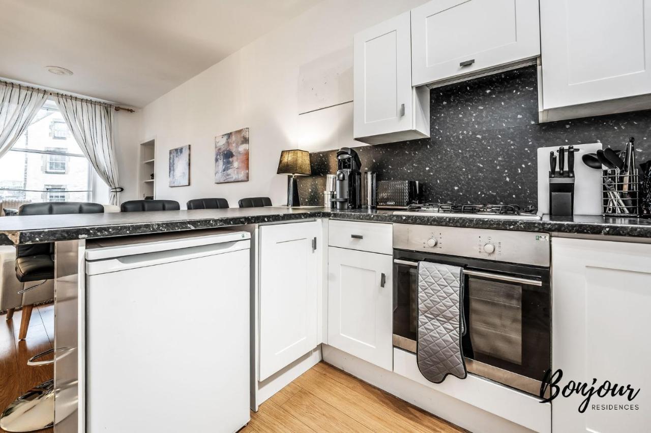 Cosy Grassmarket 2Br-1Ba - Newly Decorated! By Bonjour Residences Edinburgh Luaran gambar