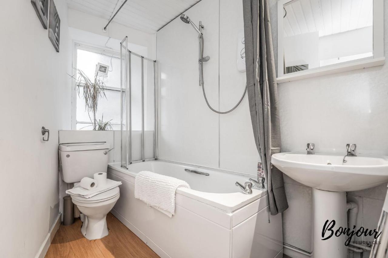 Cosy Grassmarket 2Br-1Ba - Newly Decorated! By Bonjour Residences Edinburgh Luaran gambar
